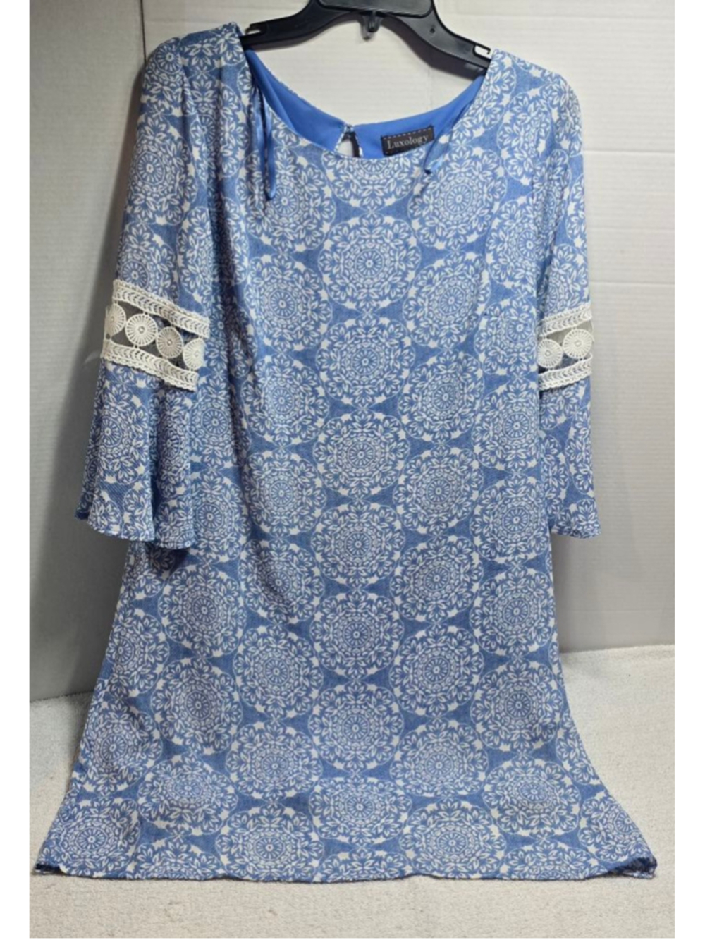Women's Luxology Blue & White Patterned Long Sleeve Dress, Size 8